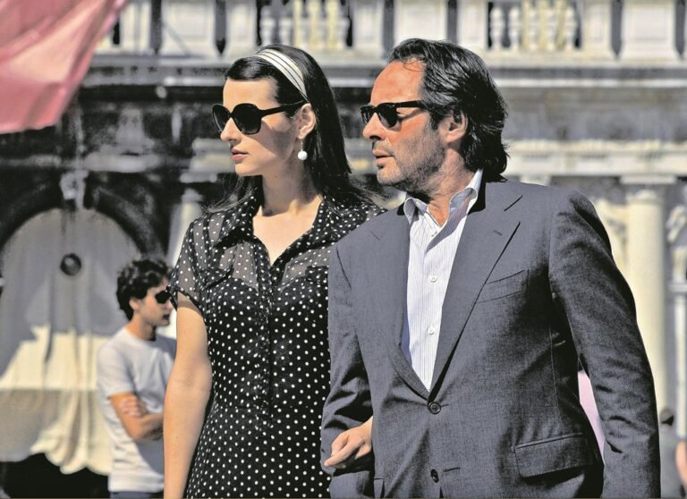 Mit wem ist Annett Renneberg verheiratet? Alles über Beziehung, Familie und Privatleben der beliebten Schauspielerin Mit wem ist Annett Renneberg verheiratet